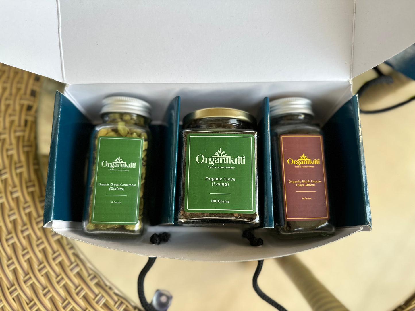 Organikriti Gift pack - Organic Elaichi (50 gms), Cloves (100 gms) and Black pepper (50 gms)