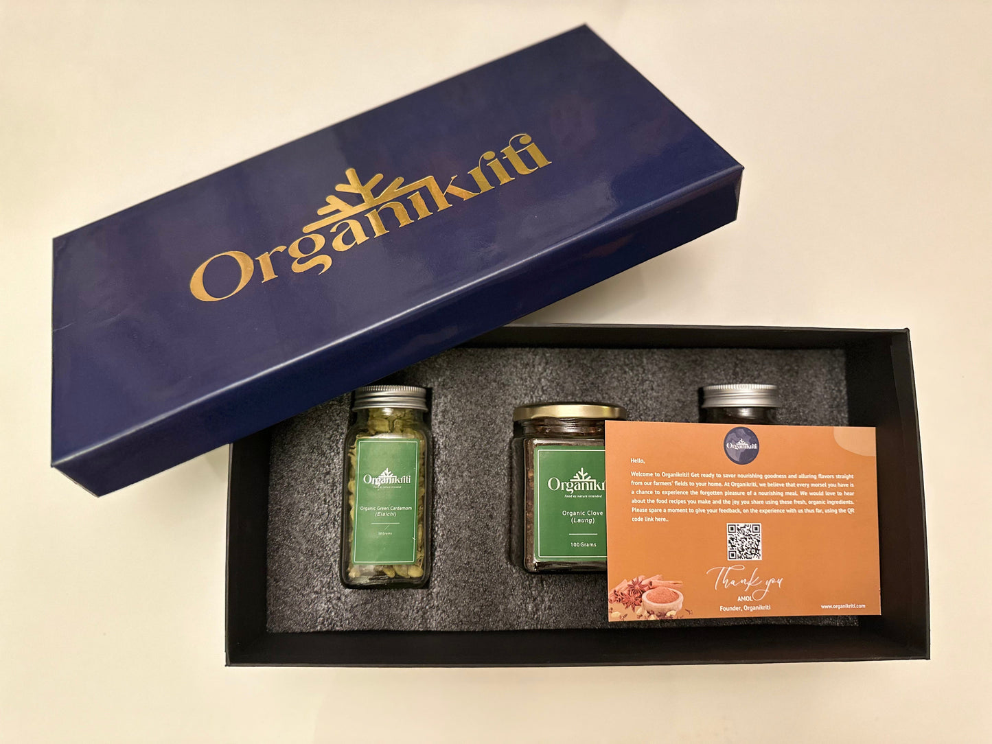 Organikriti Gift pack - Organic Cardamom, Cloves, Pepper, Red chilli powder and Fenugreek